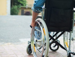 Мінрегіон пропонує позбавляти сертифікатів проектантів і експертні організації за порушення норм доступності для людей з інвалідністю