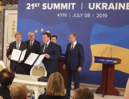 Геннадій Зубко та Йоганесс Ган підписали Угоду щодо фінансування ІІ фази Програми «U-LEAD з Європою» на €40 мільйонів